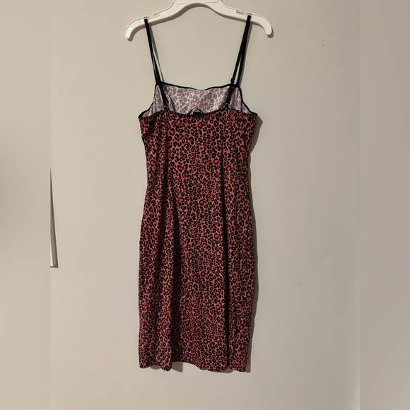 Victoria’s Secret cheetah nightgown, size large never worn - Picture 2 of 7